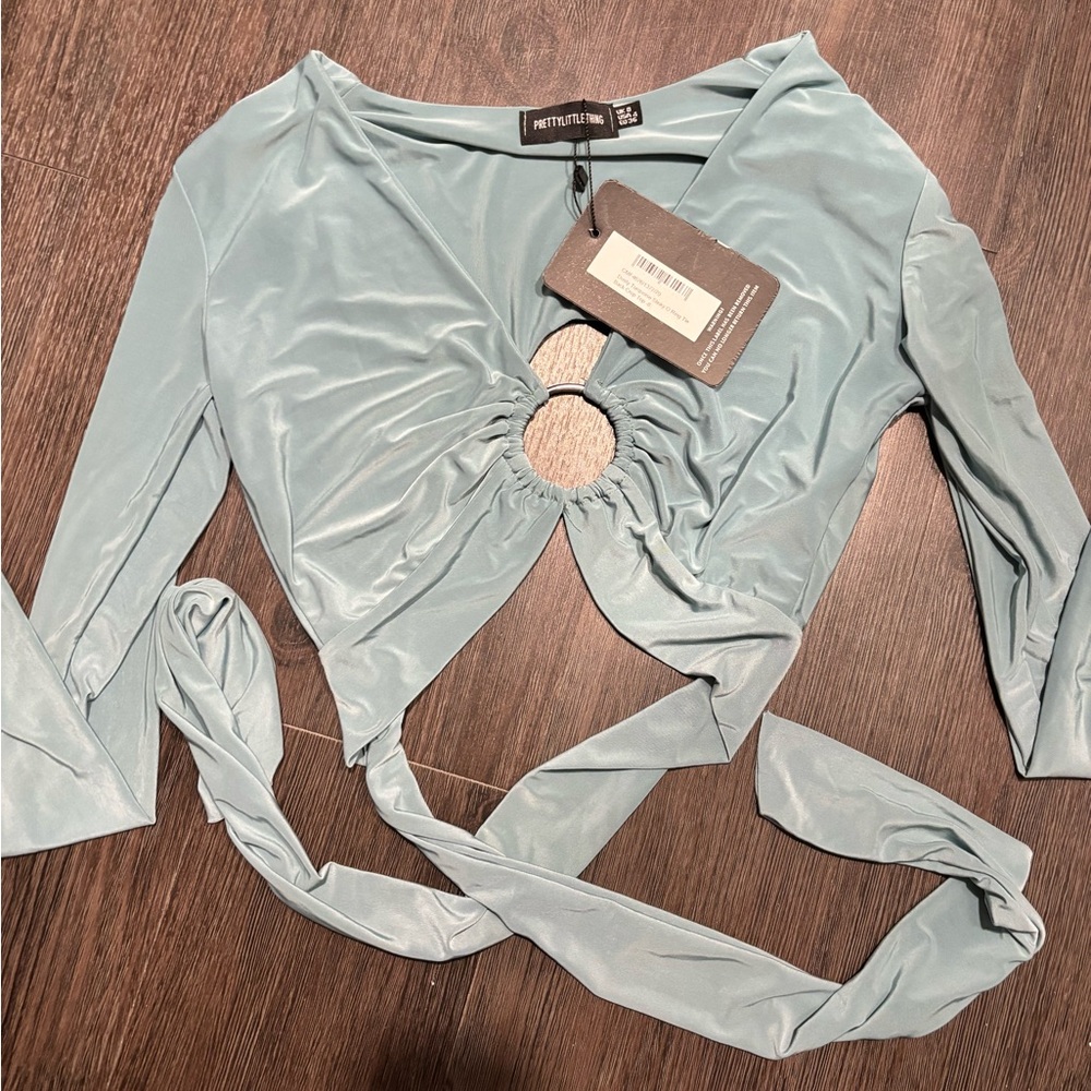 PrettyLittleThing Ruched long sleeve crop top